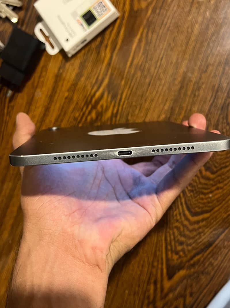 iPad Mini 6 - Space Grey 5