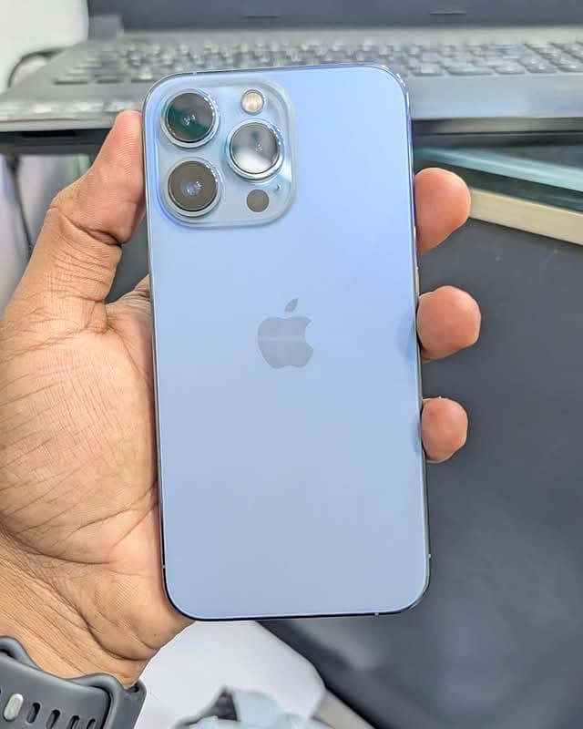 Apple iPhone 13 Pro 0