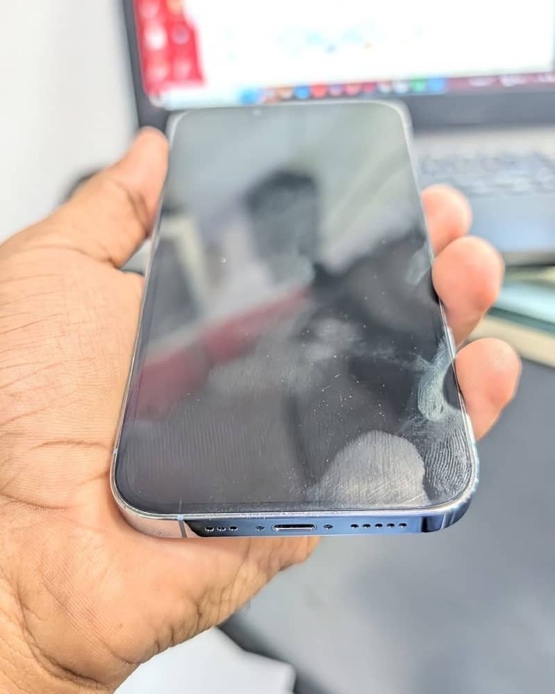 Apple iPhone 13 Pro 3