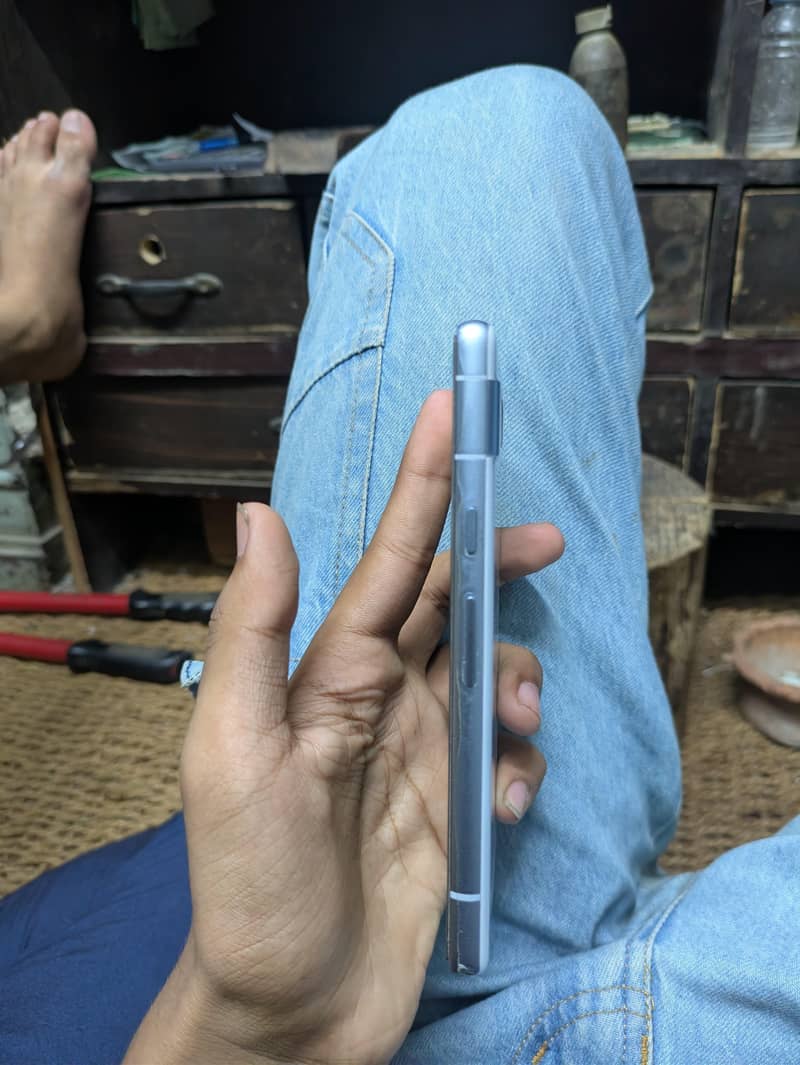 Google Pixel 7a 2