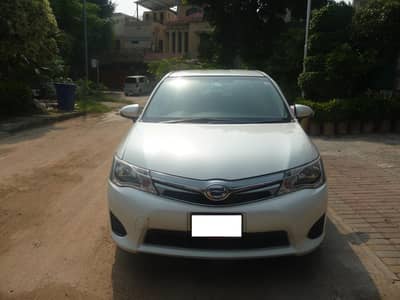 Toyota Corolla Axio Hybrid 2014