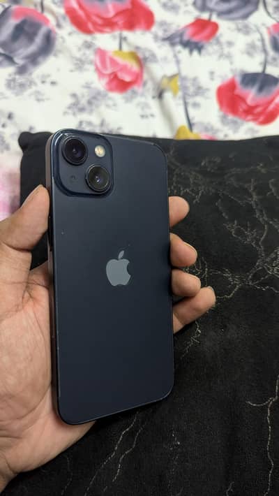 Apple iPhone 13