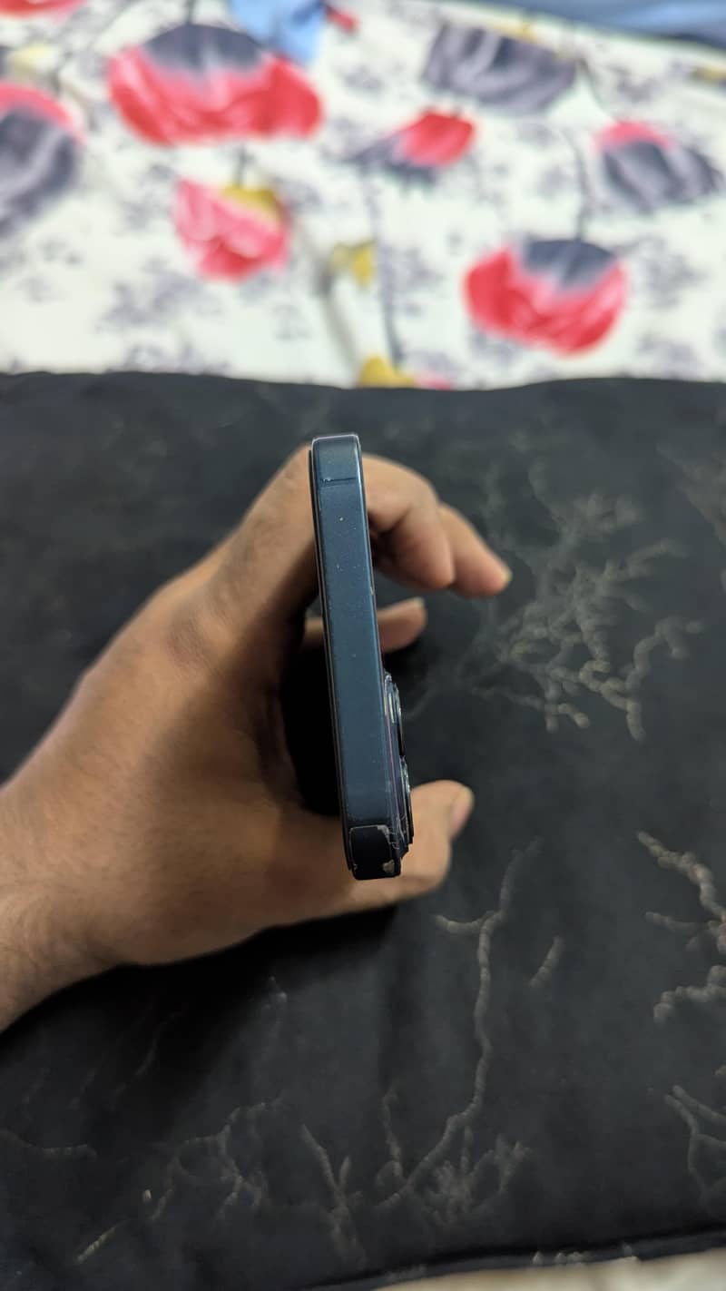 Apple iPhone 13 3