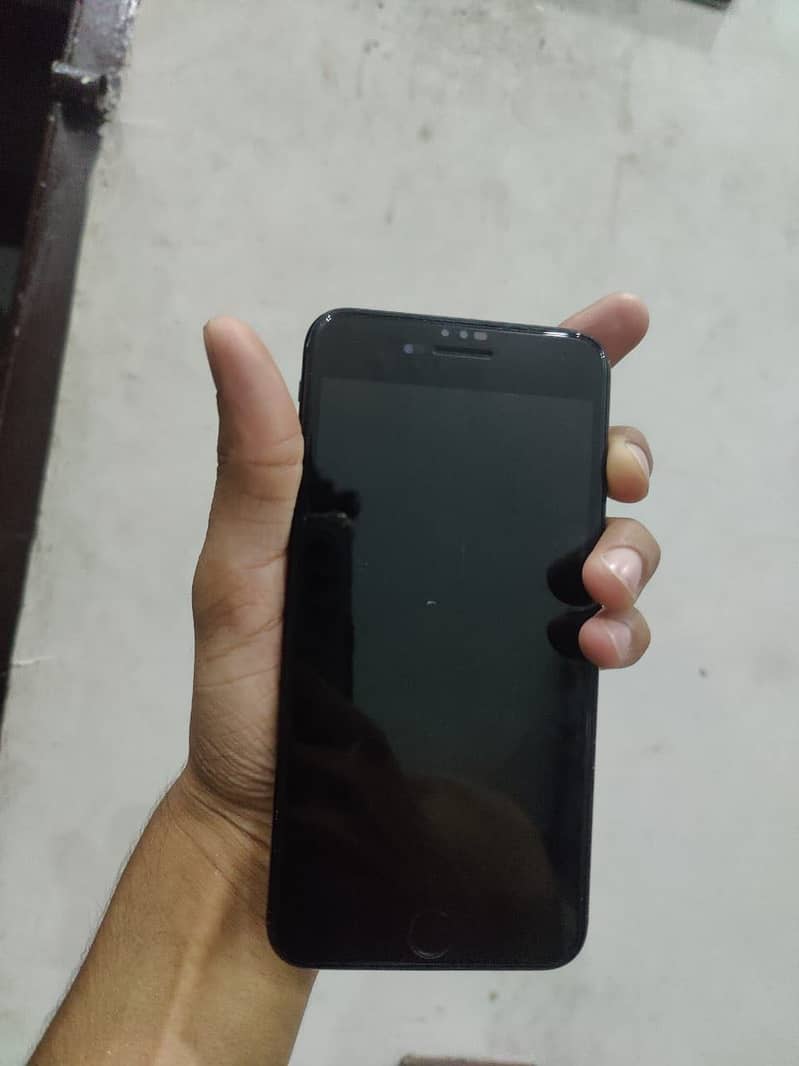 Apple iPhone 7 Plus 0