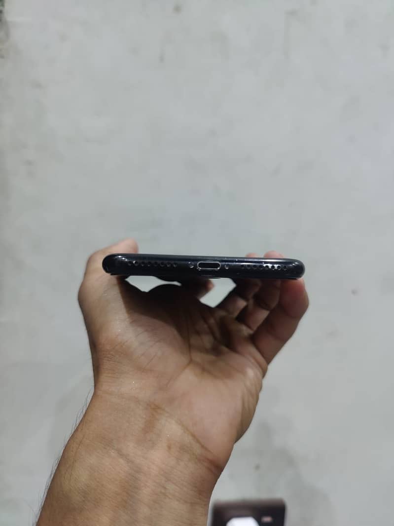Apple iPhone 7 Plus 1