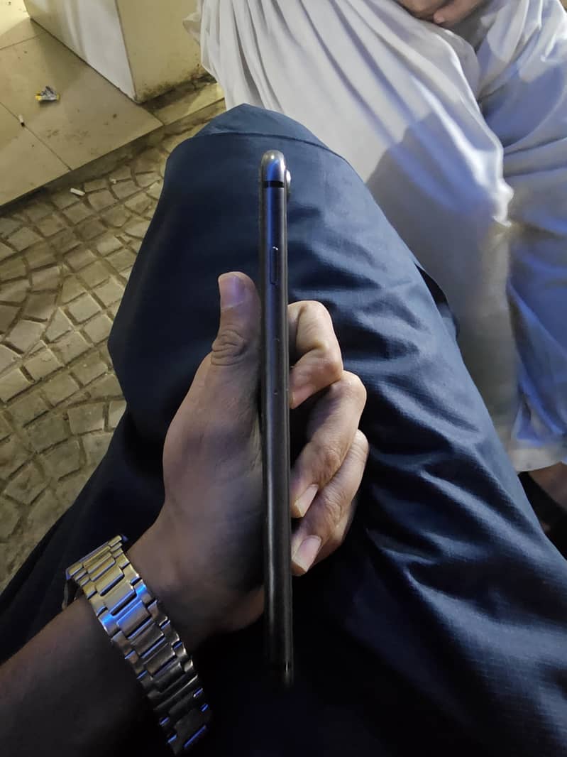 Apple iPhone 8 Plus 2