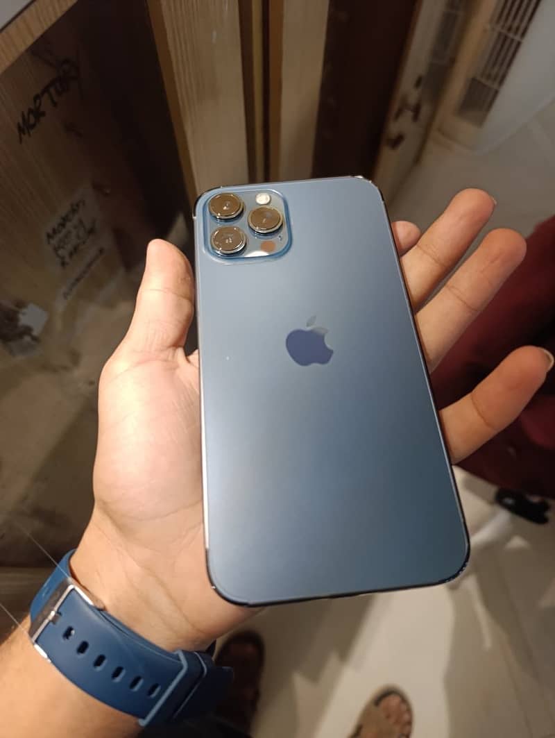 Apple iPhone 12 Pro Max 3