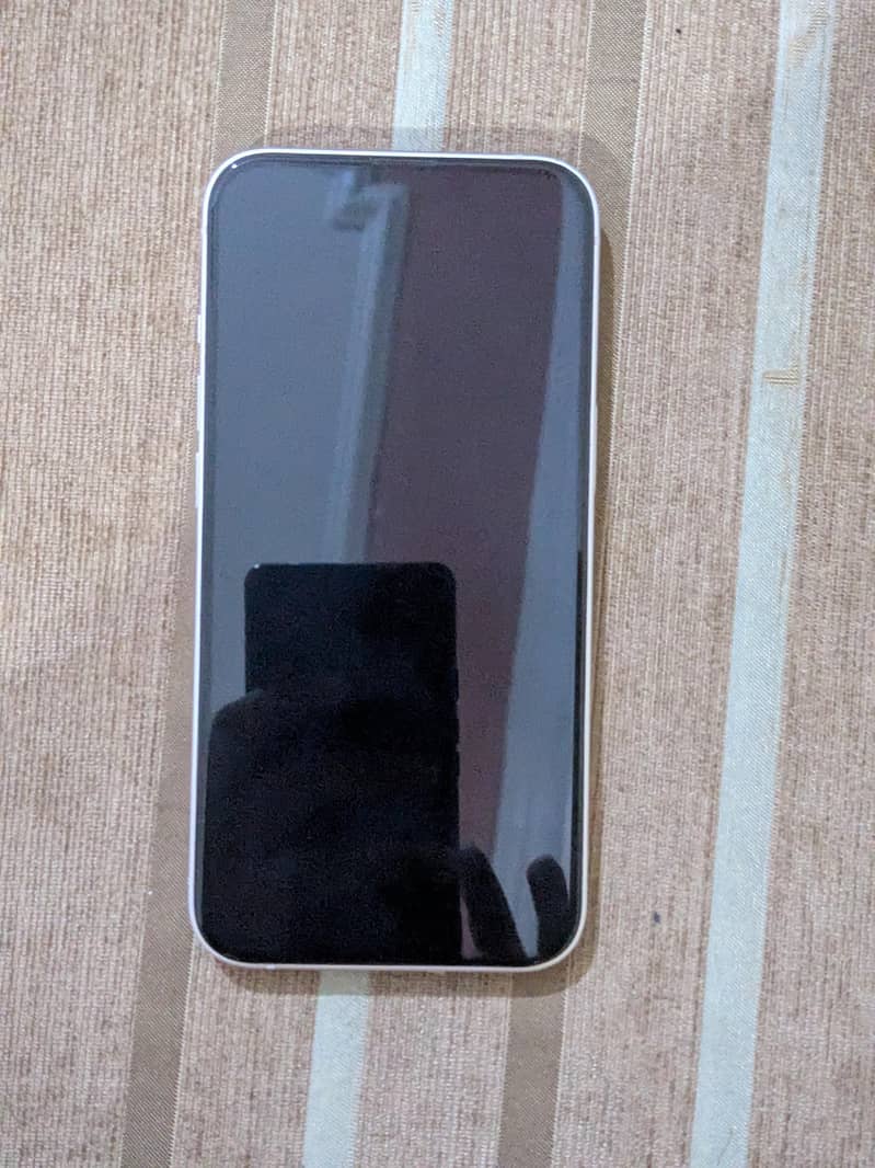 Apple iPhone 13 1