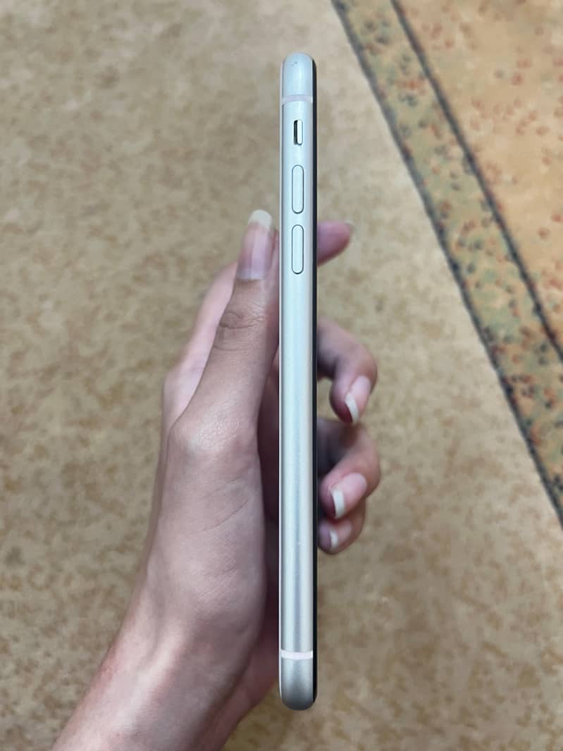 Apple iPhone 11 3