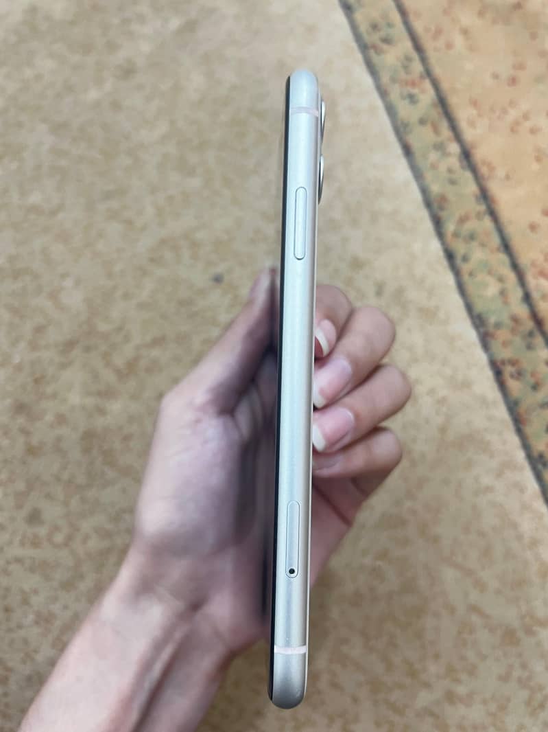 Apple iPhone 11 6