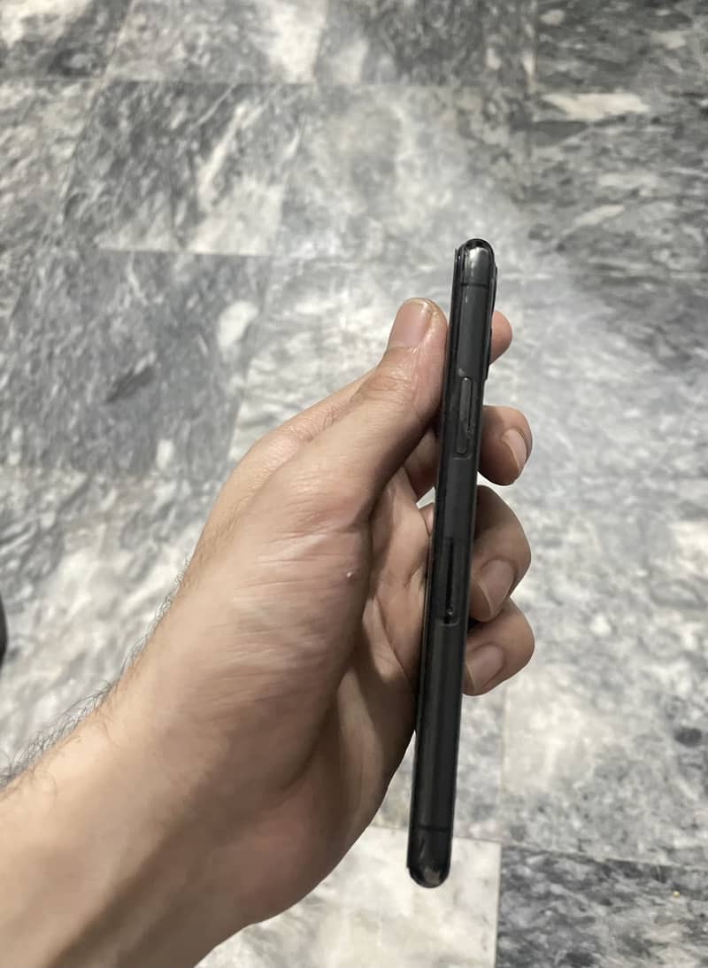 Apple iPhone 11 Pro 5