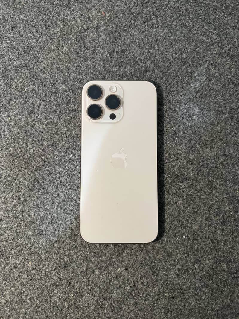 Apple iPhone 16 Pro Max 5