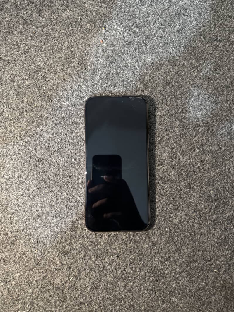 Apple iPhone 16 Pro Max 9