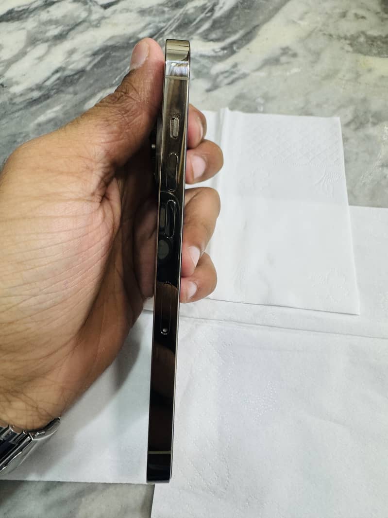 Apple iPhone 14 Pro 4