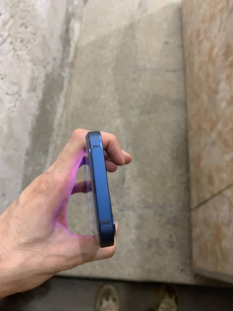 Apple iPhone 12 mini 1