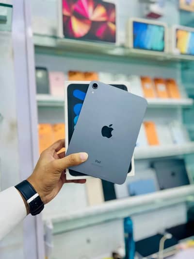I pad mini 6 - 83 helth 10/9 condition with box
