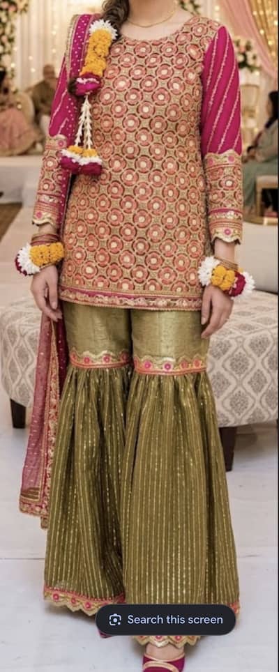 mehndi dress lehnga