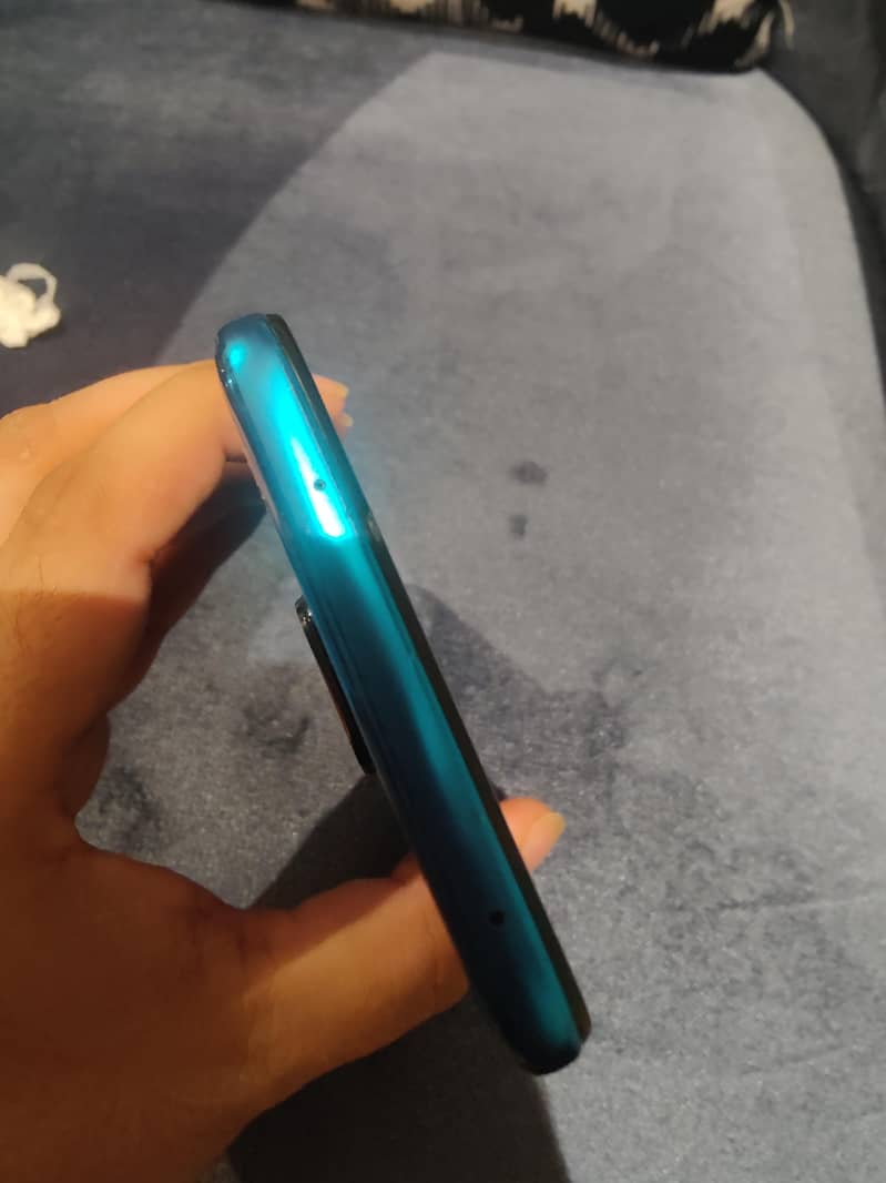 Xiaomi Redmi Note 9S 4
