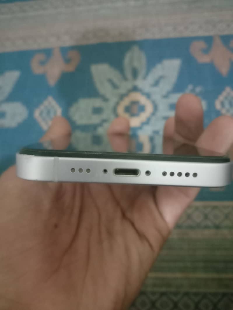 Apple iPhone 14 2