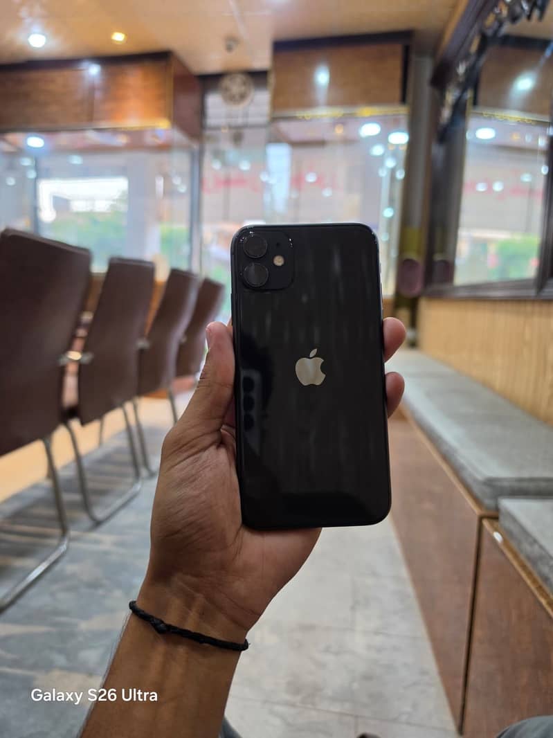 Apple iPhone 11 0