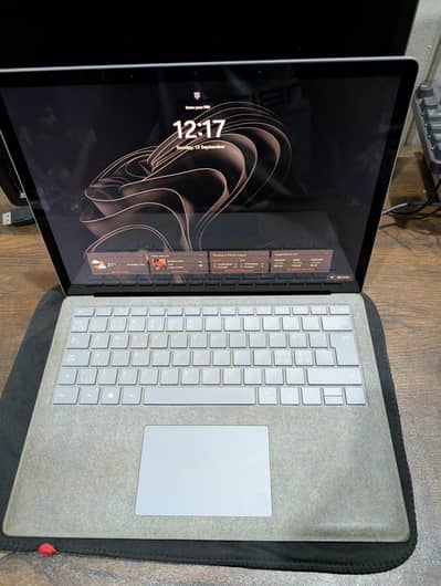Microsoft Surface Laptop 2 – i5 8th Gen | Touch | 8GB | 256GB NVMe