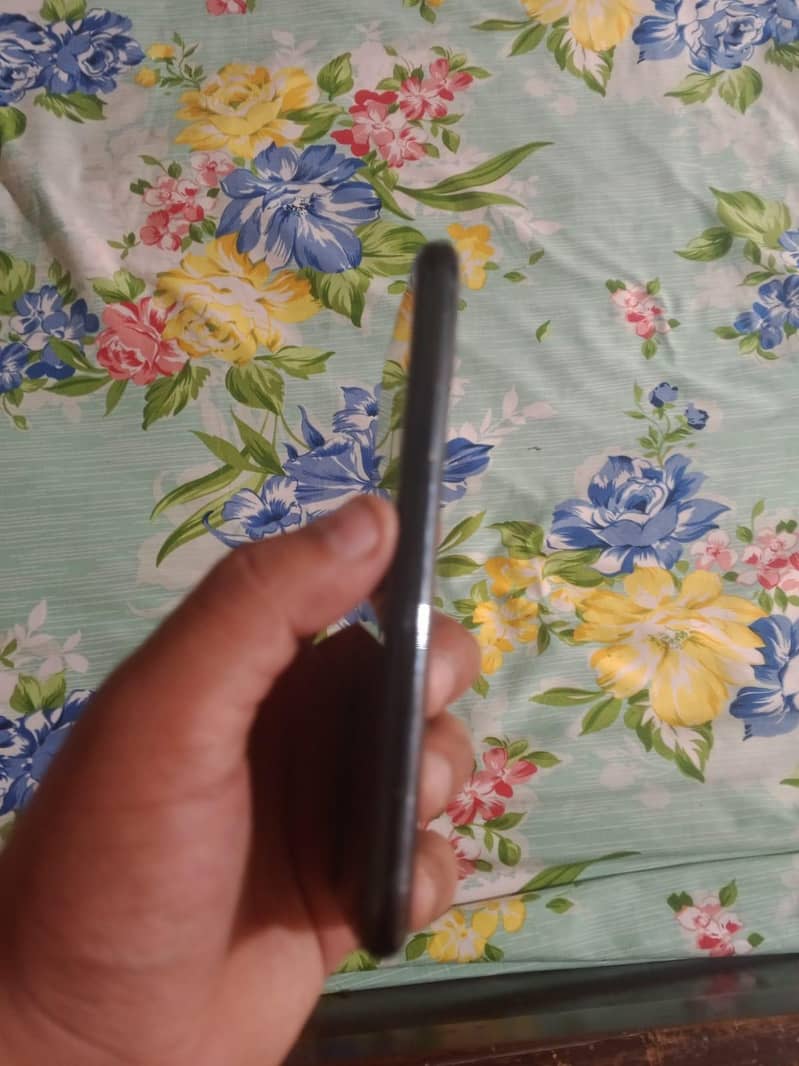 Apple iPhone 11 Pro 2