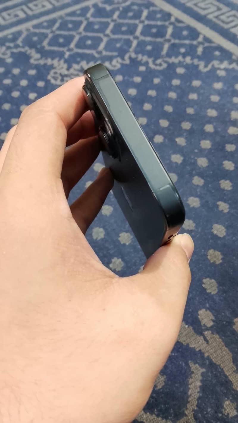 Apple iPhone 13 1