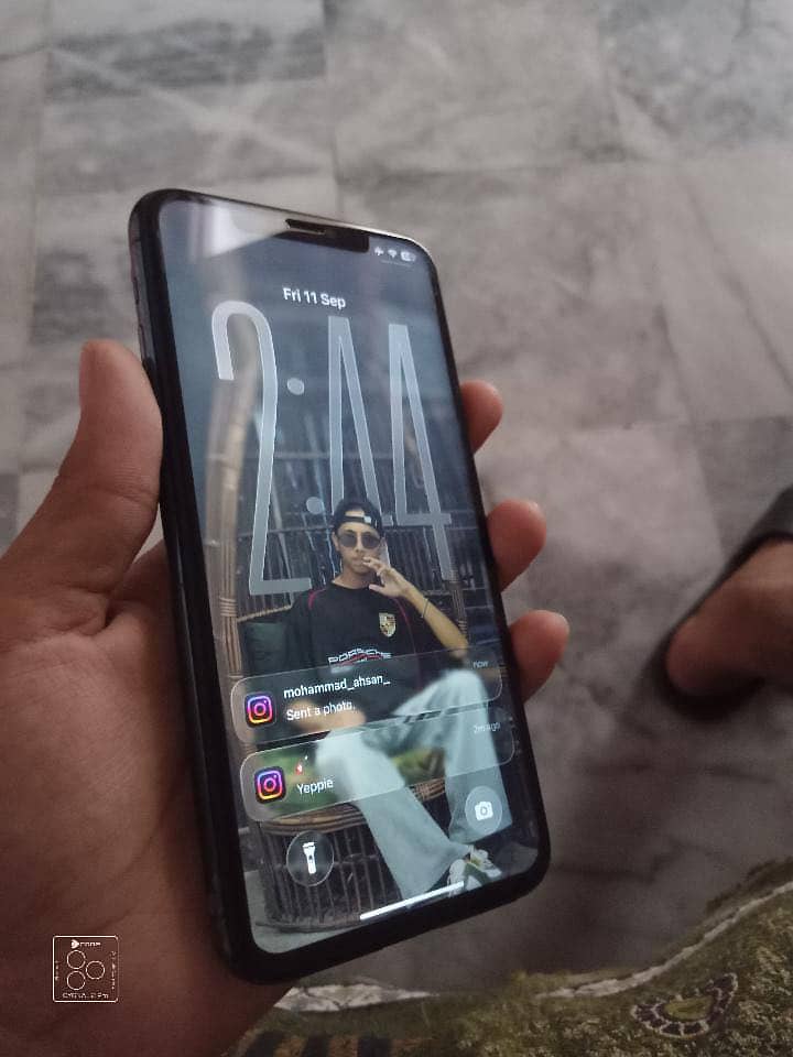 Apple iPhone 11 Pro Max 1