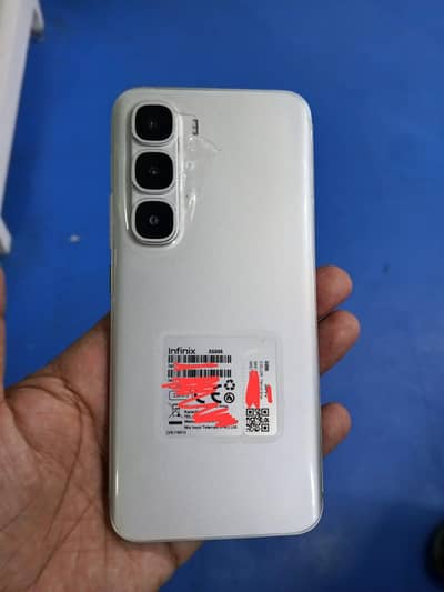 Infinix Hot 60pro plus 08+08 256gb 10month warranty remaining