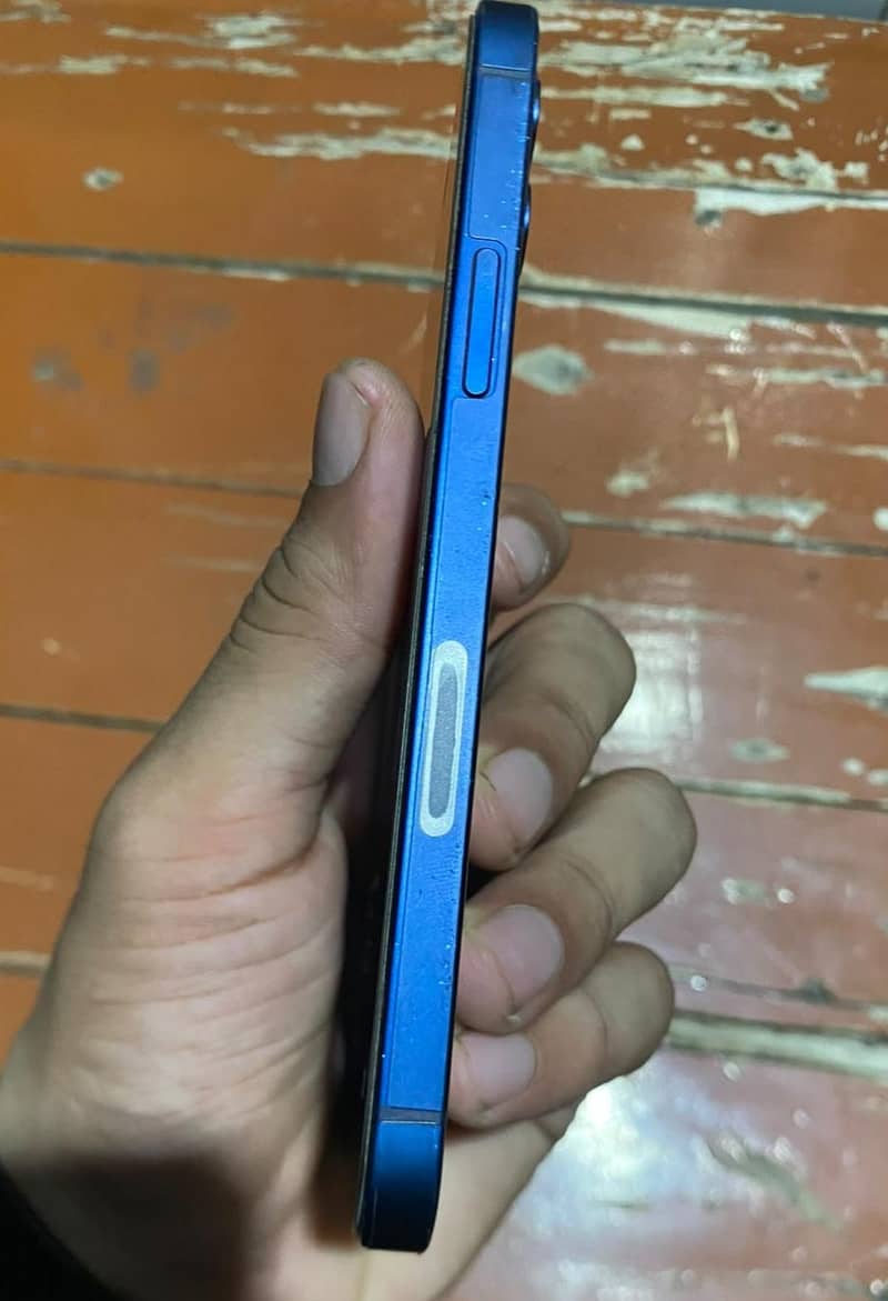 Apple iPhone 12 2