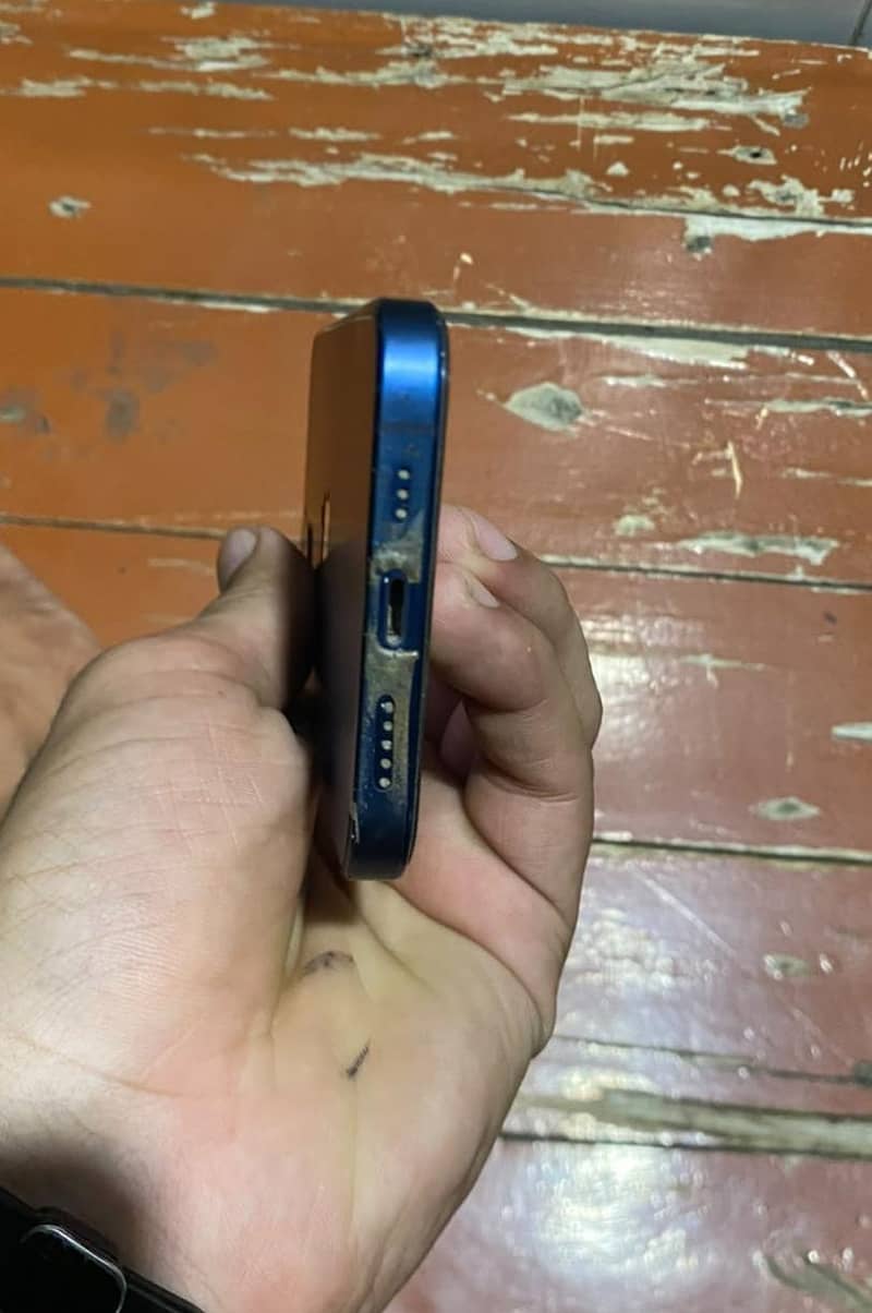 Apple iPhone 12 5