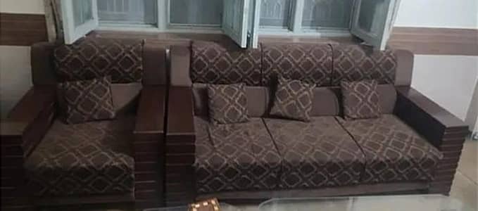 7 seater used sofa set availble for sale
