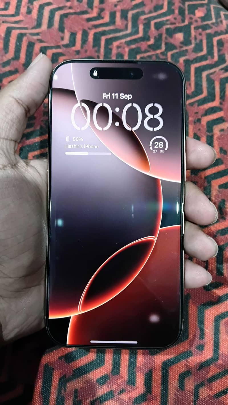 Apple iPhone 16 Pro 2