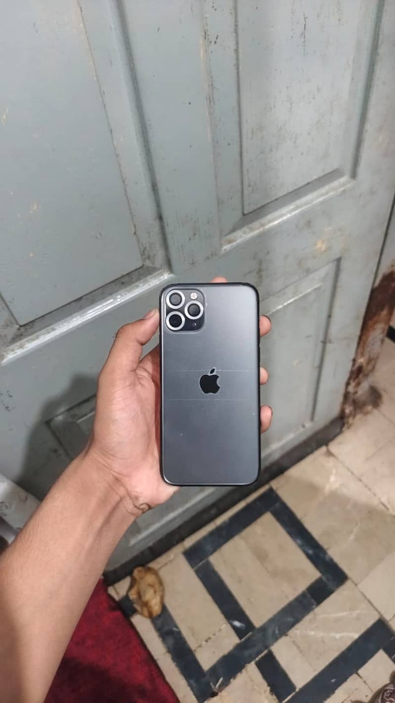 Apple iPhone 11 Pro 3
