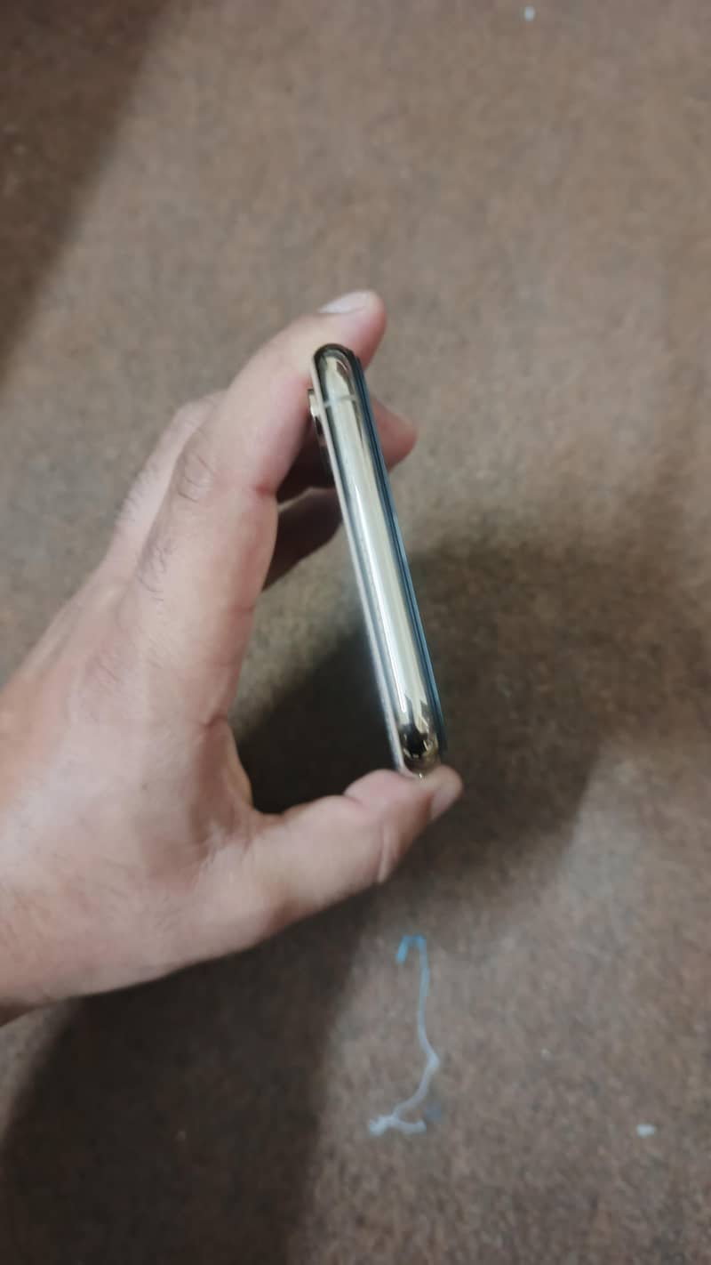 XS MAX 3
