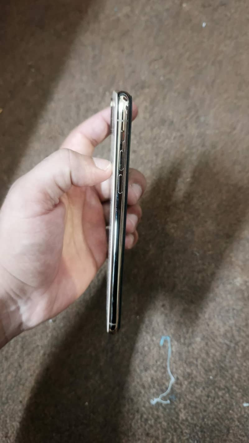 XS MAX 5