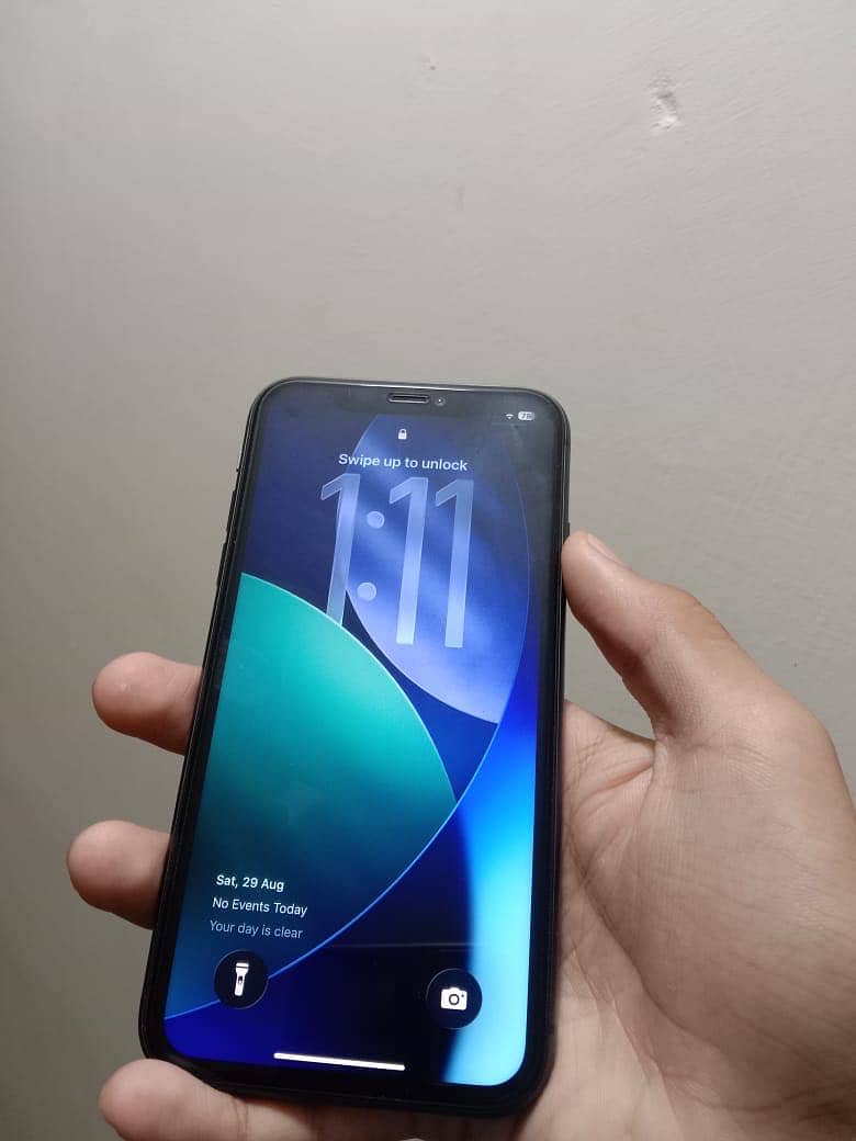 Apple iPhone 11 0