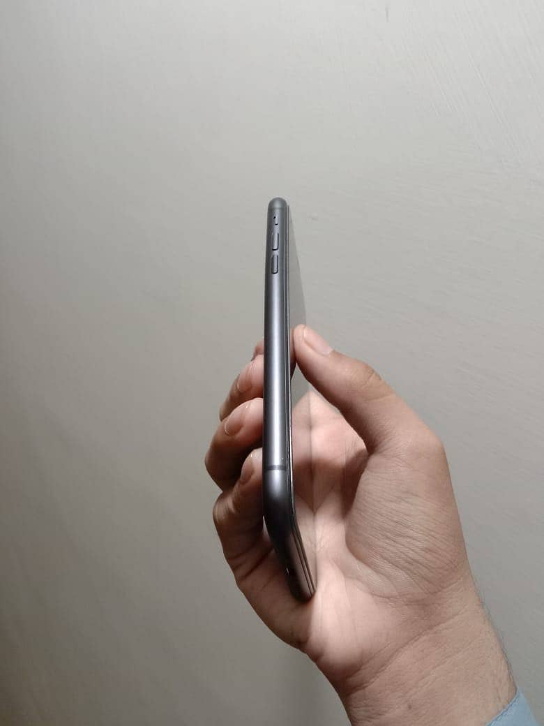 Apple iPhone 11 3