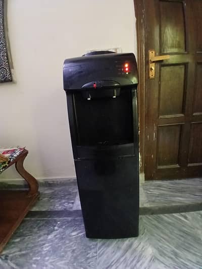 orient water despencer slitely used