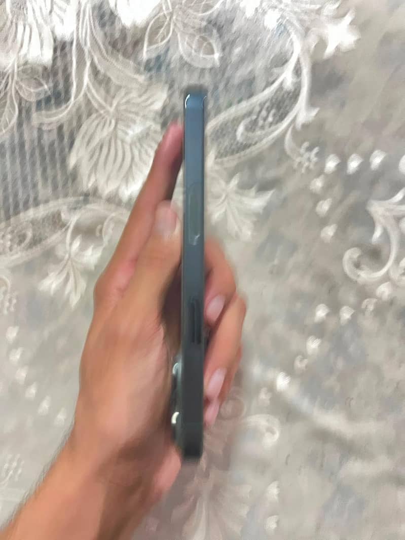 Apple iPhone 13 Pro 2