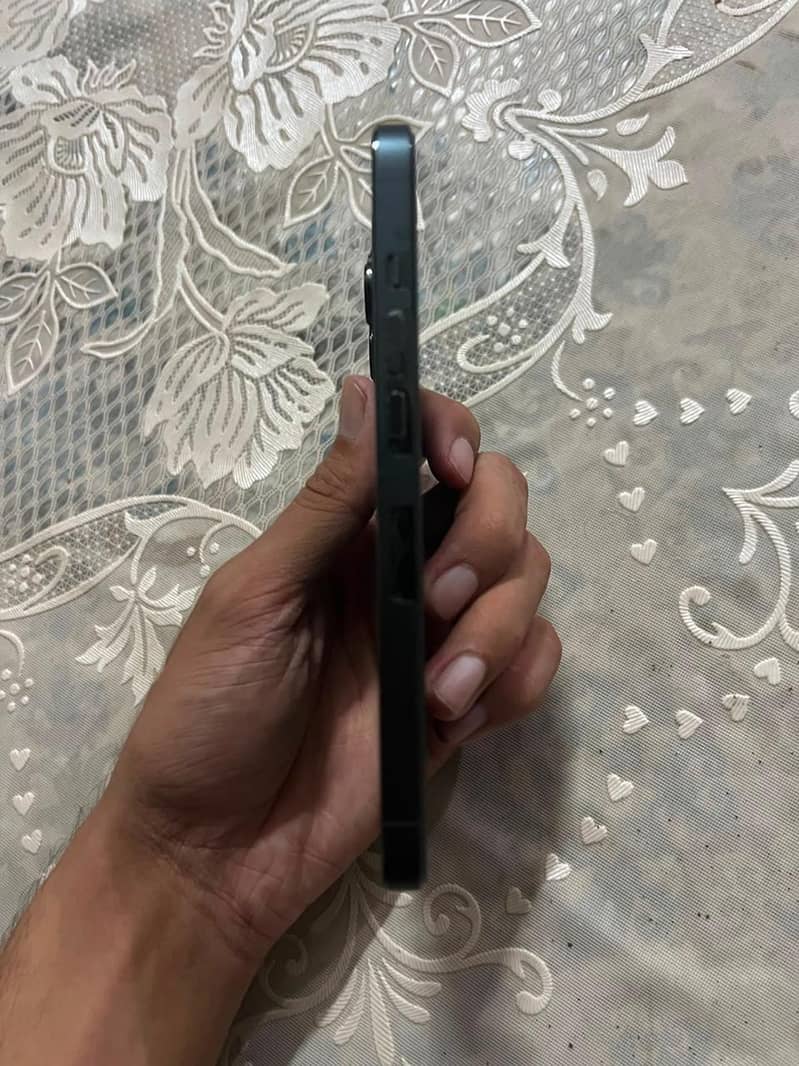 Apple iPhone 13 Pro 4