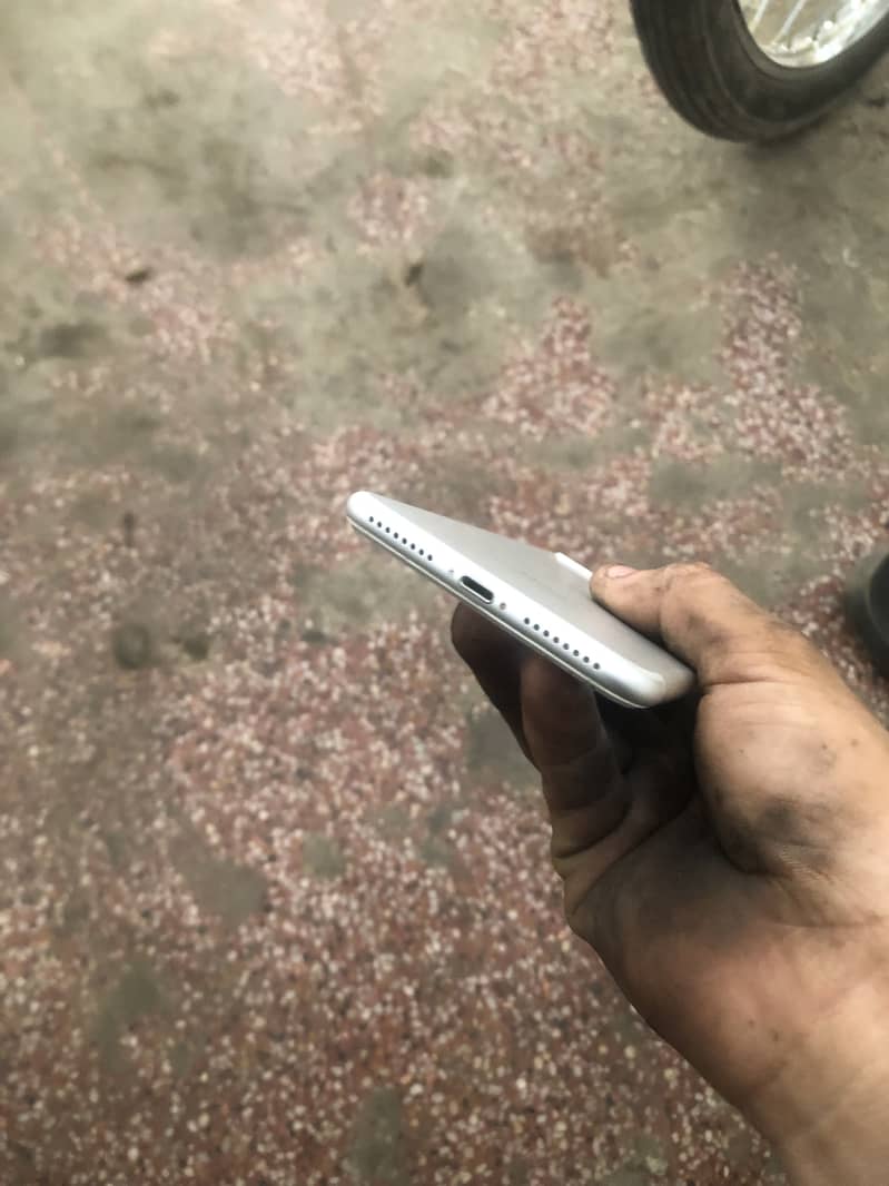 iPhone 7 plus lush condition 4