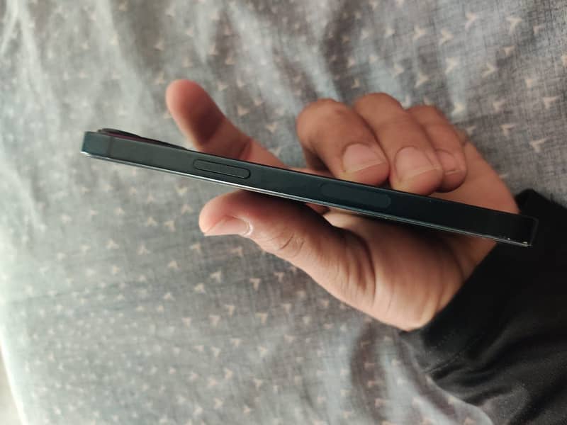 Apple iPhone 13 4
