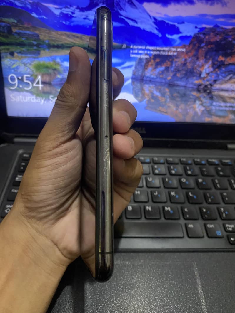 Apple iPhone X 3