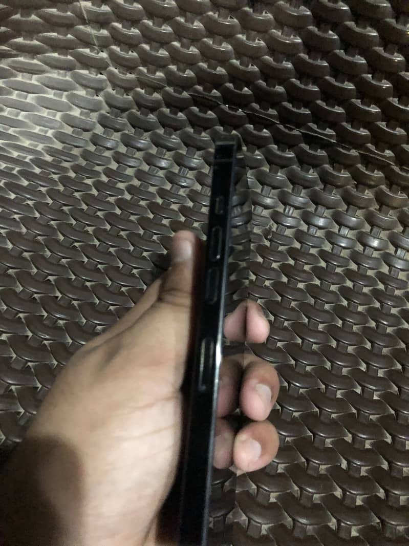 Apple iPhone 13 Pro 3