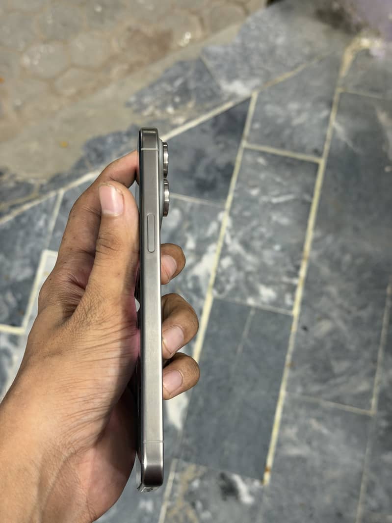 Apple iPhone 15 Pro Max 7