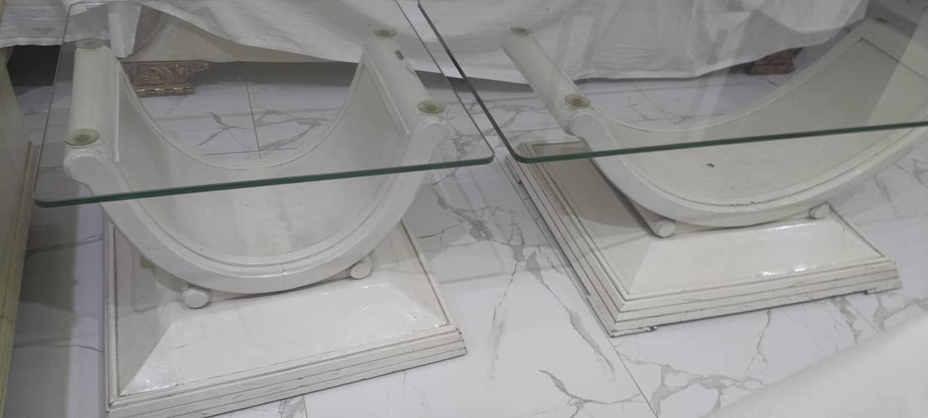 white tables 2