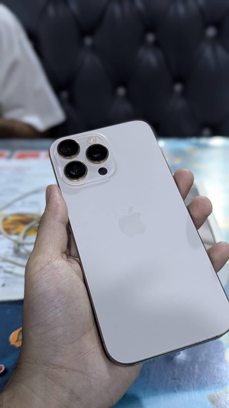 Iphone 16 pro max 1
