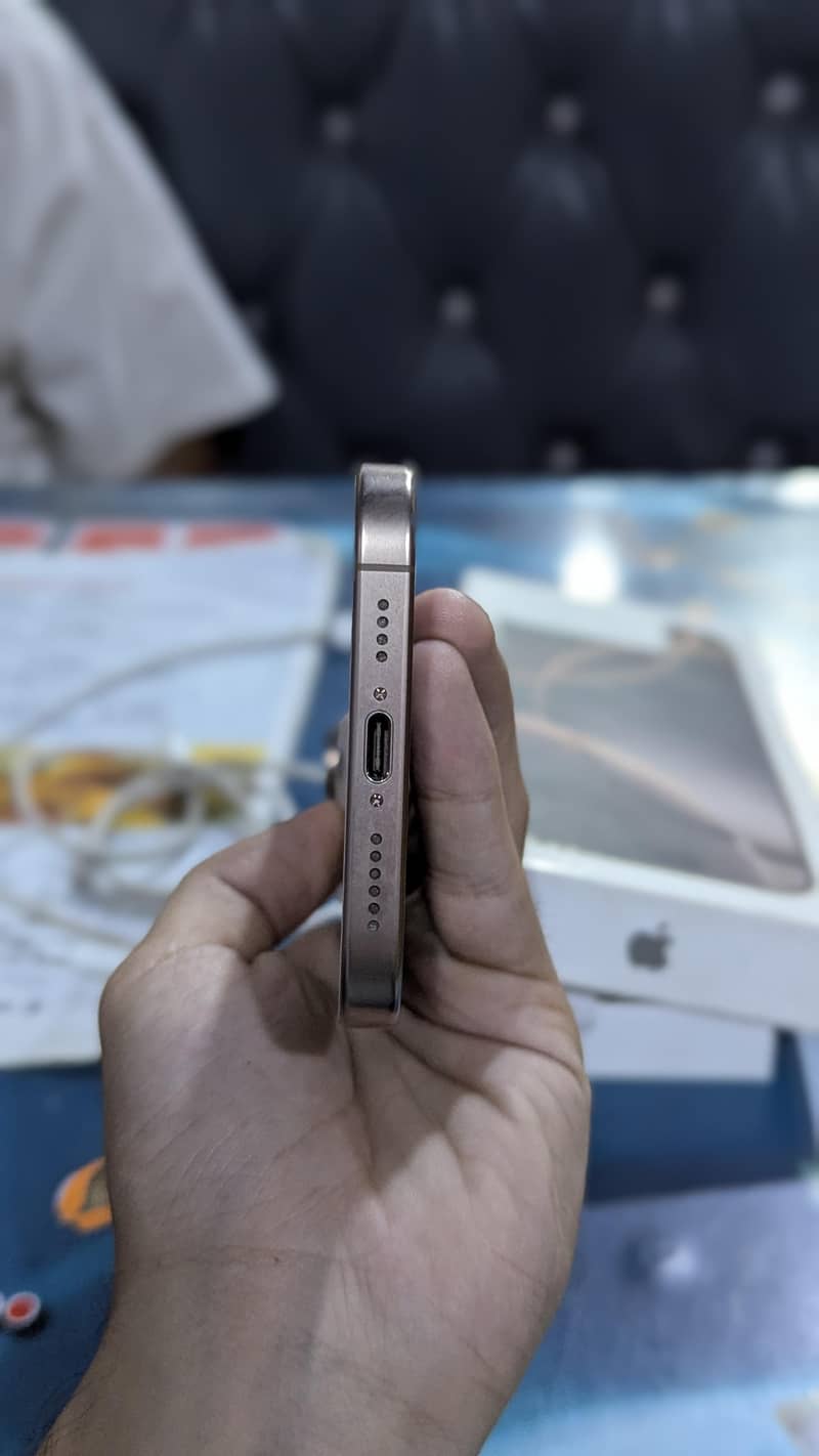 Iphone 16 pro max 3