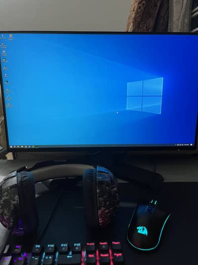 Gaming Pc with everything.